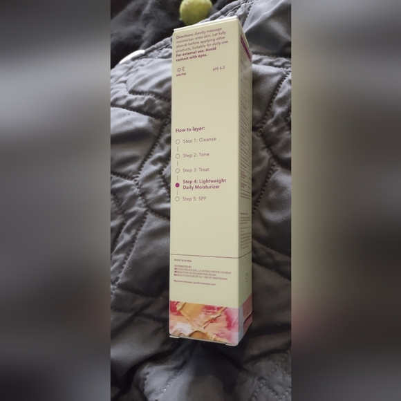 New Good Molecules Lightweight Daily Moisturizer - Picture 5 of 8